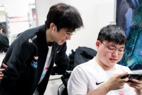 关于Faker巅峰对决，JackeyLove与90激战巴黎圣日耳曼分钟，挺进下一轮胜负难料！的信息