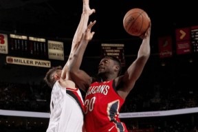  二胡独奏踏上幸福路 